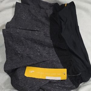 Lole Black and Gray Patterned Shorts